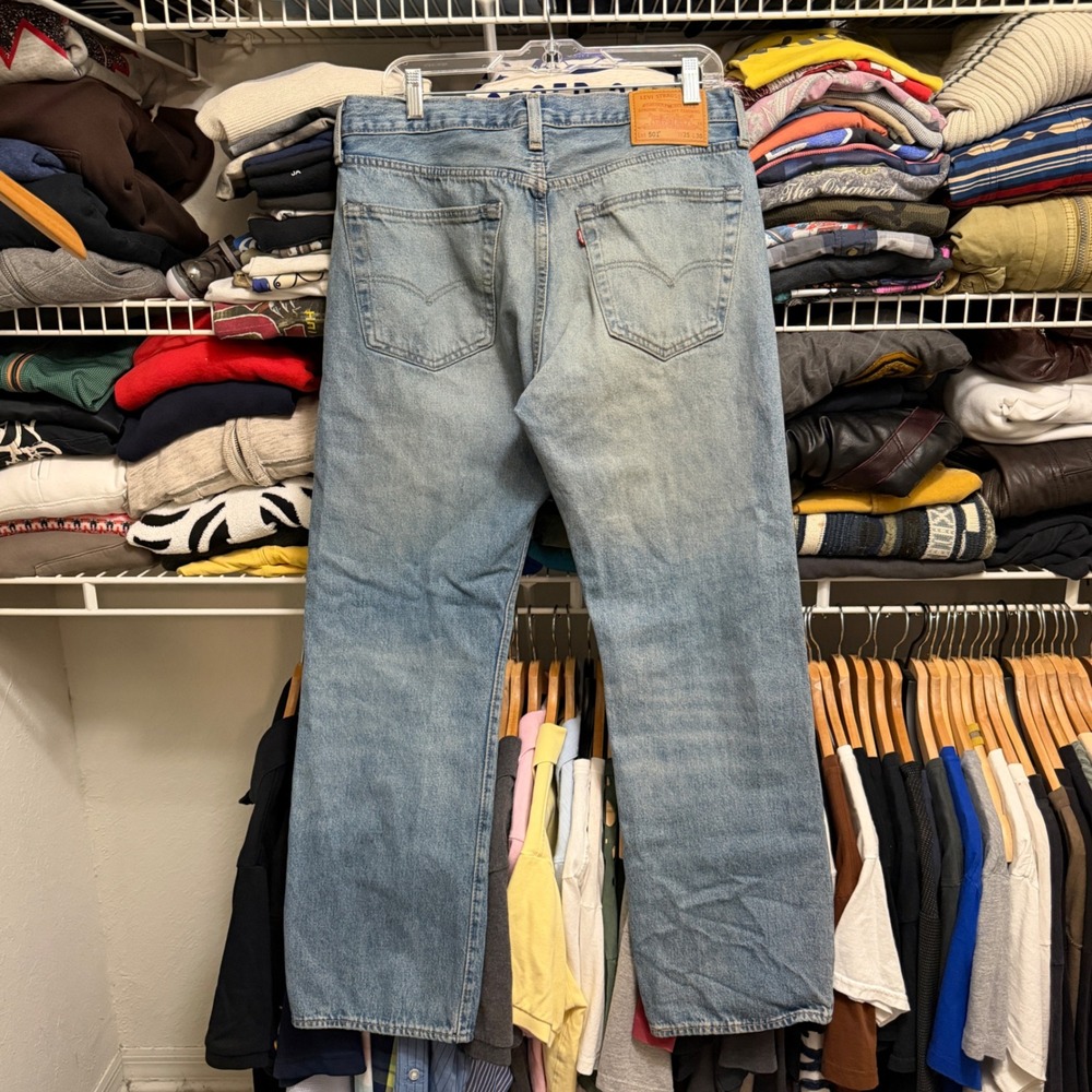 Levi's Premium Jeans Mens 35x30 Blue 501 Original Straight Leg Light Wash Denim